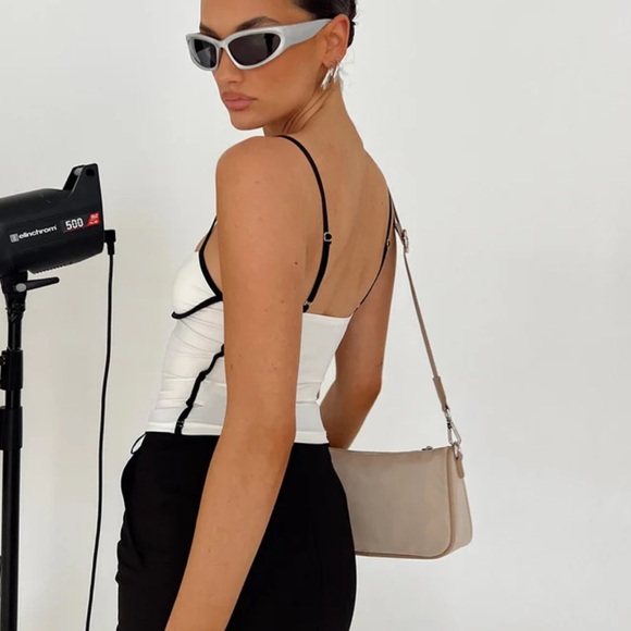 Princess Polly maidenwell contrast top in white size 2 - Picture 2 of 2